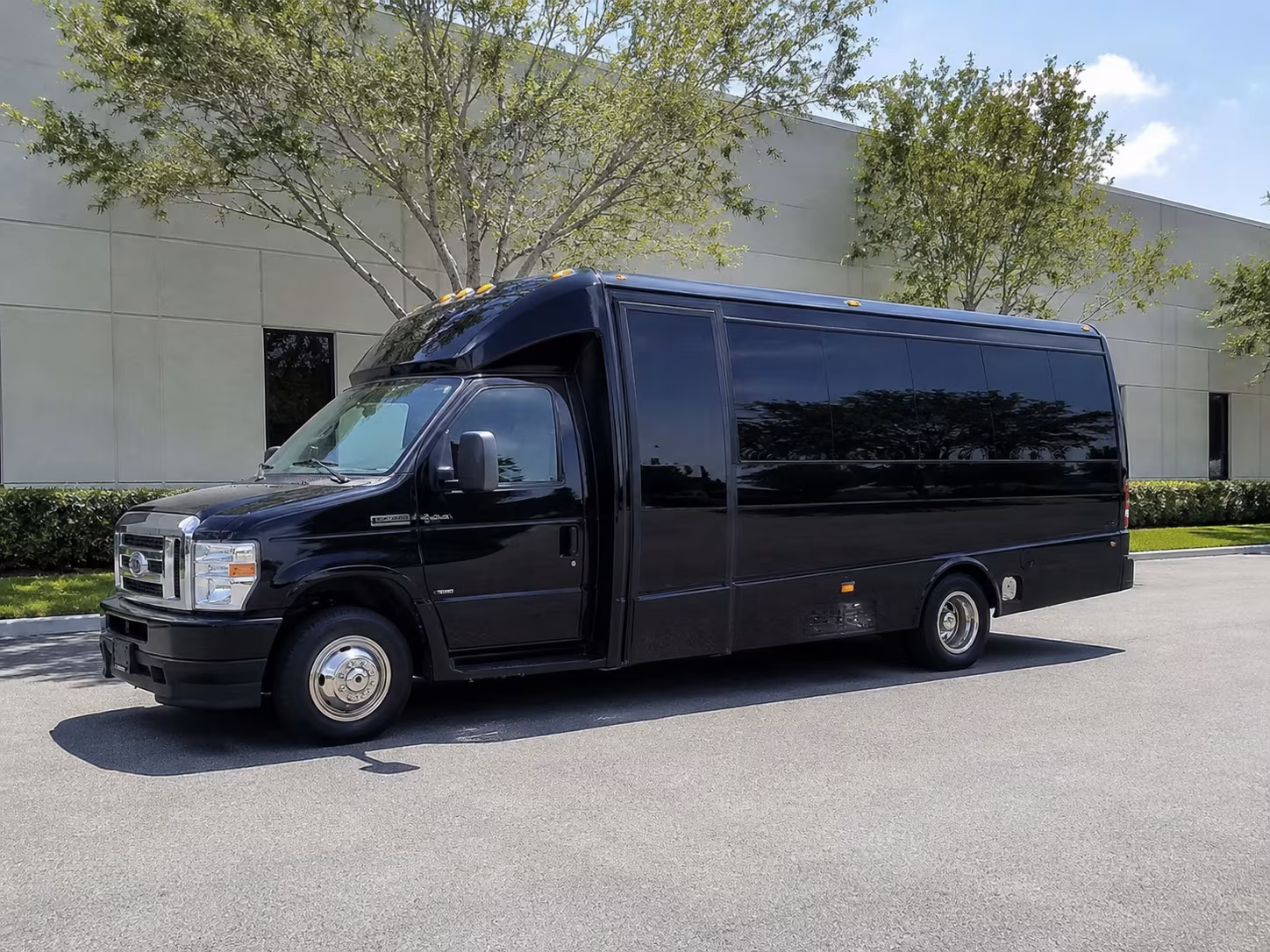 folsomcharterbuscompany com makes folsom high bulldogs game night easy for big fan groups