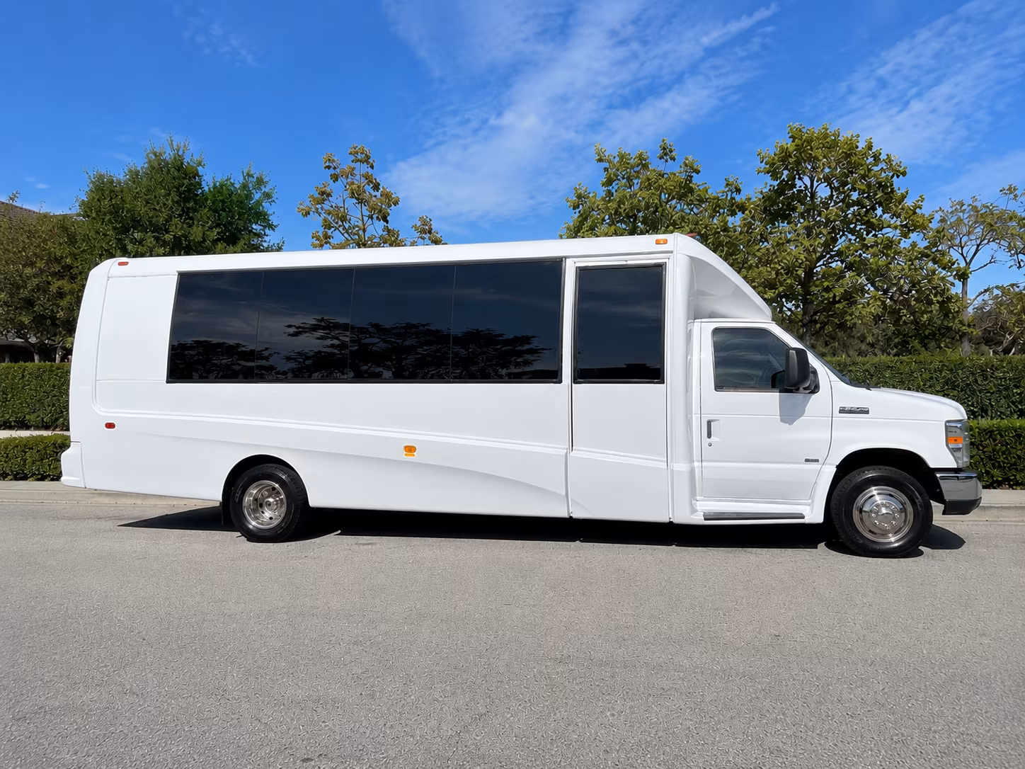 shuttle your guests between folsom hotels and your venue without the stress